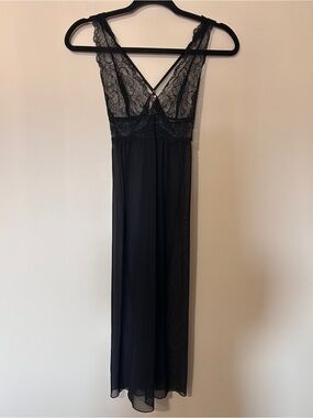 La Vie En Rose Black Lace Nightie Slip